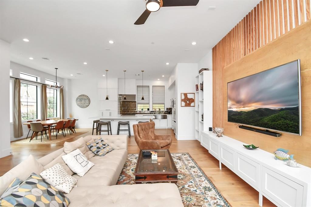 Property interior/exterior photo