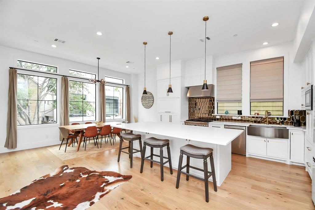 Property interior/exterior photo