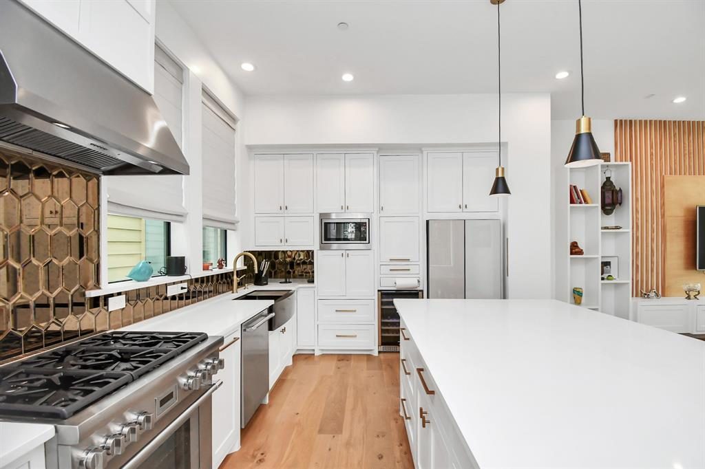 Property interior/exterior photo