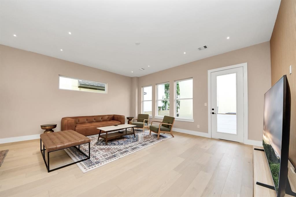 Property interior/exterior photo
